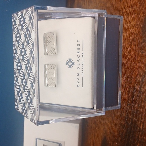 Ryan Seacrest Distinction Silver Cuff Links - Picture 3 of 7